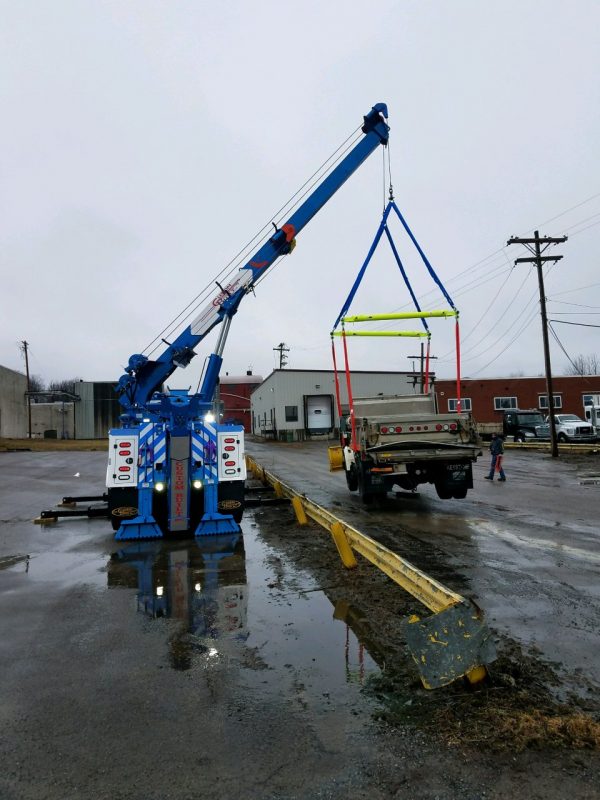 CUSTOM BUILT 40 TON ROTATING WRECKER - Image 4