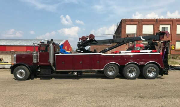 30 TON ROTATING WRECKER